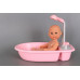Бебе във вана с течаща вода